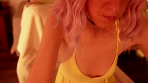Strawberry Emma online show from July 26, 2026, 9:32 pm