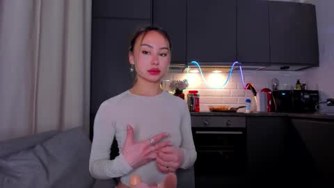 Snapshot of strawberrypie99 chatting on November 27, 2025, 1:13 pm Tati and Lola online show from November 27, 2025, 1:13 pm