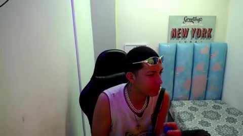 Street online show from May 1, 2026, 6:12 pm
