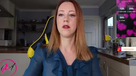 Snapshot of stripmequick chatting on December 3, 2024, 10:39 am Amorina online show from December 3, 2024, 10:39 am