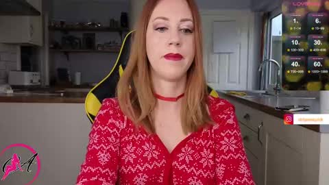 Snapshot of stripmequick chatting on December 9, 2024, 10:11 am Amorina online show from December 9, 2024, 10:11 am