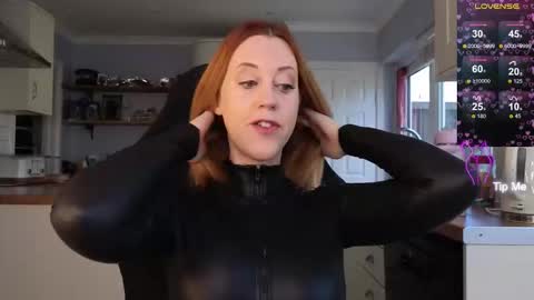 Snapshot of stripmequick chatting on September 25, 2025, 9:24 am Amorina online show from September 25, 2025, 9:24 am