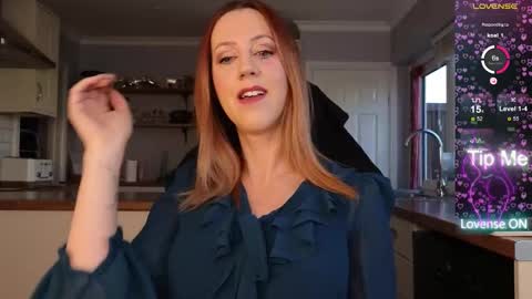 Snapshot of stripmequick chatting on November 25, 2025, 10:48 am Amorina online show from November 25, 2025, 10:48 am