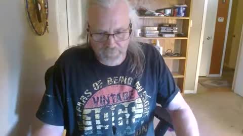 Snapshot of stroknpoker chatting on October 5, 2025, 10:18 pm stroknpoker online show from October 5, 2025, 10:18 pm