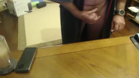 Snapshot of stromg2000 chatting on December 22, 2024, 5:32 pm stromg2000 online show from December 22, 2024, 5:32 pm