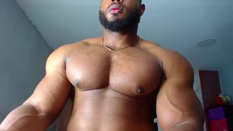 Snapshot of strong_george1 chatting on December 15, 2025, 2:05 am strong_george1 online show from December 15, 2025, 2:05 am