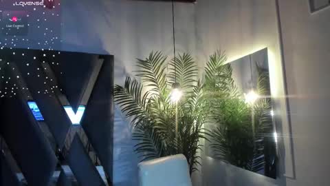 Snapshot of strong_girl_ chatting on October 16, 2025, 10:49 am Alexa online show from October 16, 2025, 10:49 am