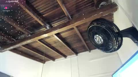 Snapshot of strong_girl_ chatting on October 27, 2025, 11:03 am Alexa online show from October 27, 2025, 11:03 am