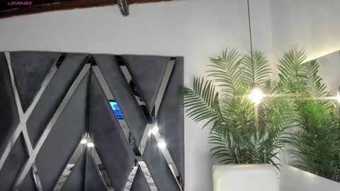 Snapshot of strong_girl_ chatting on October 28, 2025, 11:03 am Alexa online show from October 28, 2025, 11:03 am