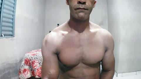 Snapshot of strongdaddyfantastic chatting on May 31, 2026, 8:32 pm strongdaddyfantastic online show from May 31, 2026, 8:32 pm
