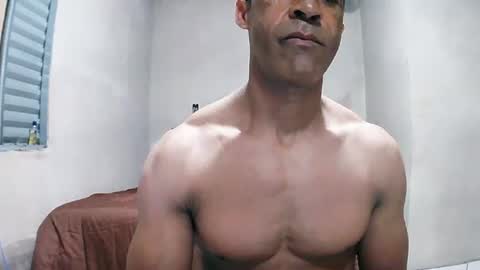 strongdaddyfantastic online show from July 7, 2026, 9:52 pm