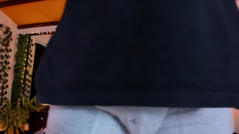 Snapshot of strosa_ chatting on March 1, 2025, 3:53 am strosa_ online show from March 1, 2025, 3:53 am
