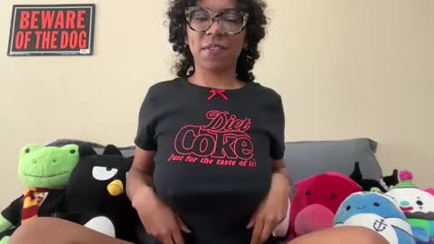 Snapshot of strrwberry chatting on March 5, 2025, 6:12 pm strrwberry online show from March 5, 2025, 6:12 pm