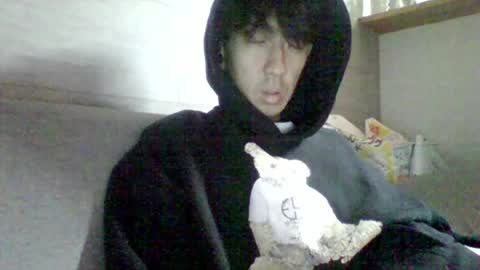 Asian boy online show from May 22, 2026, 7:41 pm