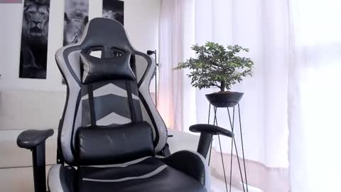 Snapshot of stud_samuel chatting on November 5, 2025, 1:55 pm Samuel online show from November 5, 2025, 1:55 pm