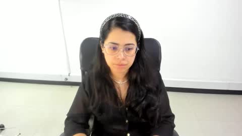 studcb_ online show from December 4, 2025, 12:25 pm