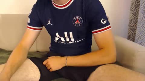 Stud From Paris online show from May 30, 2026, 11:07 am