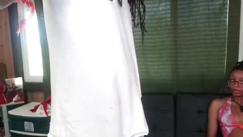 StudioWahines online show from December 20, 2025, 10:39 pm