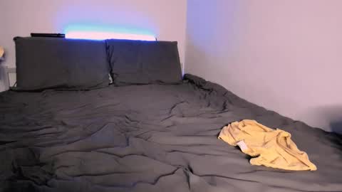 Snapshot of stuffed_cookie chatting on February 22, 2025, 4:40 am Mary online show from February 22, 2025, 4:40 am