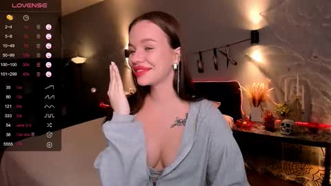 Snapshot of stuffed_cookie chatting on October 26, 2025, 6:08 am Mary online show from October 26, 2025, 6:08 am