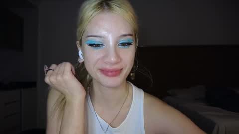 Snapshot of stuirt chatting on March 13, 2026, 11:44 pm Sofa online show from March 13, 2026, 11:44 pm