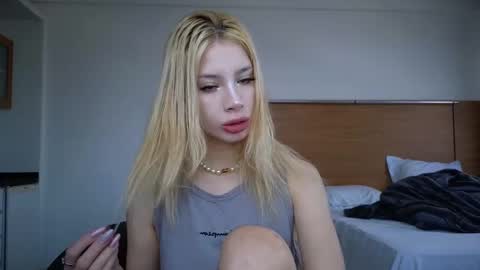 Snapshot of stuirt chatting on March 14, 2026, 1:27 pm Sofa online show from March 14, 2026, 1:27 pm