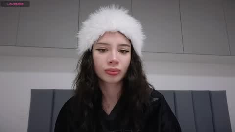Sofa online show from June 8, 2026, 5:19 am