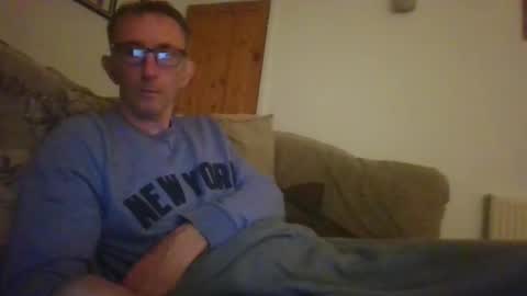 Snapshot of stuuuey73 chatting on May 10, 2026, 9:42 pm stuuuey73 online show from May 10, 2026, 9:42 pm