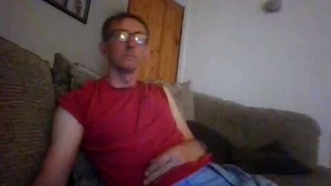 Snapshot of stuuuey73 chatting on June 19, 2026, 9:18 pm stuuuey73 online show from June 19, 2026, 9:18 pm