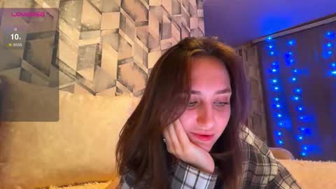 Snapshot of su_11111 chatting on September 17, 2025, 4:30 pm LINA online show from September 17, 2025, 4:30 pm