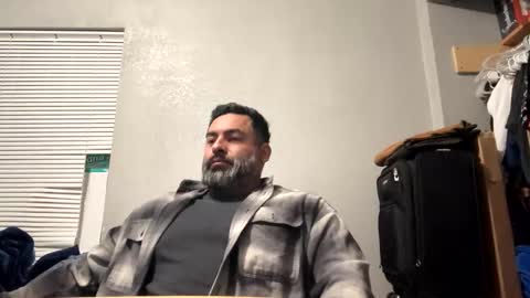 Snapshot of suavecito67 chatting on February 8, 2025, 2:27 pm suavecito67 online show from February 8, 2025, 2:27 pm