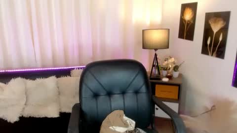 Snapshot of sublime_diva chatting on November 7, 2025, 12:32 am ISABEL online show from November 7, 2025, 12:32 am