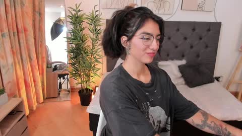 Snapshot of sublimetouch chatting on January 31, 2025, 9:05 pm Zoe online show from January 31, 2025, 9:05 pm