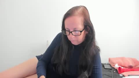 Snapshot of submissivepeachgoddess chatting on May 8, 2026, 2:33 pm Submissie Peach Goddess online show from May 8, 2026, 2:33 pm