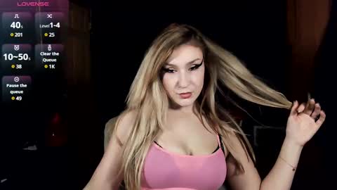 Snapshot of suburban_sickness chatting on December 6, 2024, 4:06 pm Polly online show from December 6, 2024, 4:06 pm