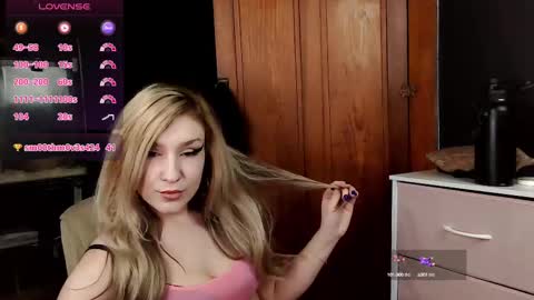 Snapshot of suburban_sickness chatting on February 13, 2025, 4:28 pm Polly online show from February 13, 2025, 4:28 pm