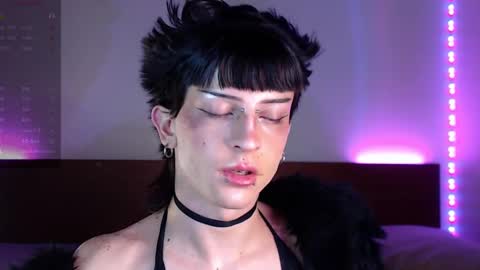 Snapshot of succubot chatting on September 25, 2025, 8:29 am Angel online show from September 25, 2025, 8:29 am