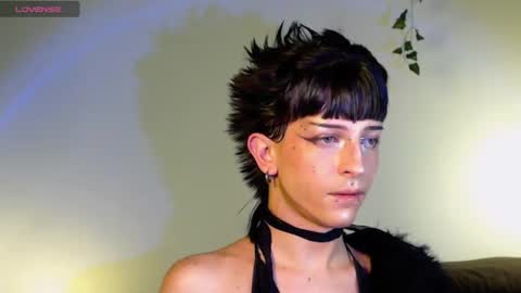 Snapshot of succubot chatting on October 28, 2025, 6:39 am Angel online show from October 28, 2025, 6:39 am