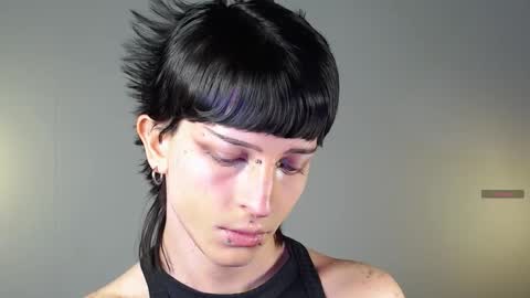 Snapshot of succubot chatting on December 5, 2025, 10:02 am Angel online show from December 5, 2025, 10:02 am