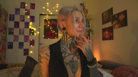 succubus_66 online show from January 23, 2025, 12:41 pm