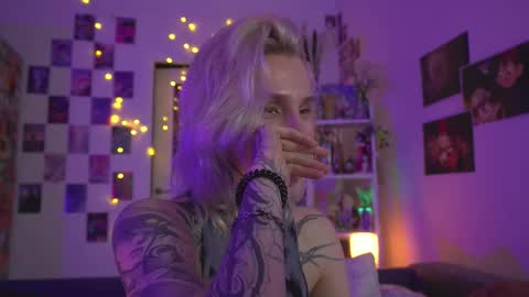 succubus_66 online show from February 9, 2025, 1:25 pm