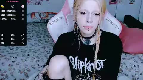 Snapshot of succubus_leslie chatting on June 14, 2026, 6:10 pm succubus_leslie online show from June 14, 2026, 6:10 pm