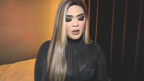 Snapshot of suckablecockoffreya chatting on December 8, 2024, 6:17 pm JADE ELYSE online show from December 8, 2024, 6:17 pm