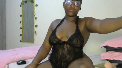 Snapshot of sucker_queen chatting on January 23, 2025, 3:32 pm Beverly online show from January 23, 2025, 3:32 pm