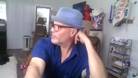 SUCKITU812 online show from February 13, 2025, 8:06 am