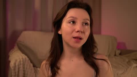 sueflay online show from April 22, 2026, 12:07 pm