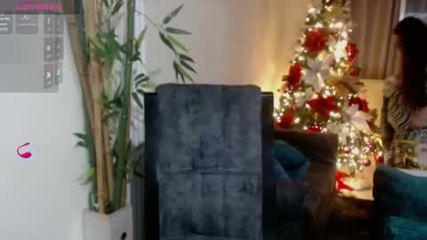 Snapshot of sugarmommy22 chatting on November 10, 2025, 12:31 am kira online show from November 10, 2025, 12:31 am