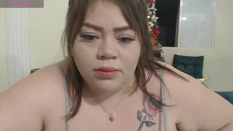 Snapshot of sugarmommy22 chatting on December 20, 2025, 12:45 pm kira online show from December 20, 2025, 12:45 pm