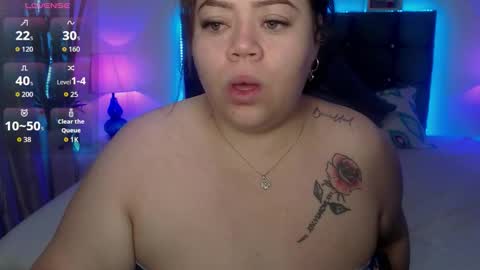 Snapshot of sugarmommy22 chatting on December 23, 2025, 10:35 am kira online show from December 23, 2025, 10:35 am