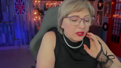 Snapshot of sugarvi chatting on February 13, 2025, 7:21 pm Vivien online show from February 13, 2025, 7:21 pm